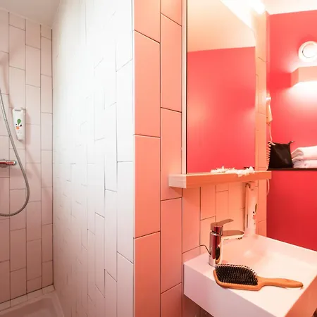 Ibis Styles Centre 3* 비시