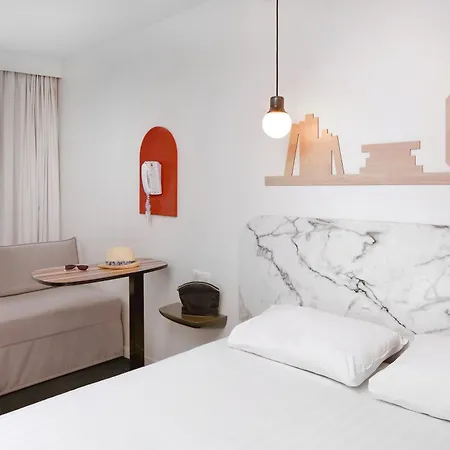 מלון Ibis Styles Centre 3*