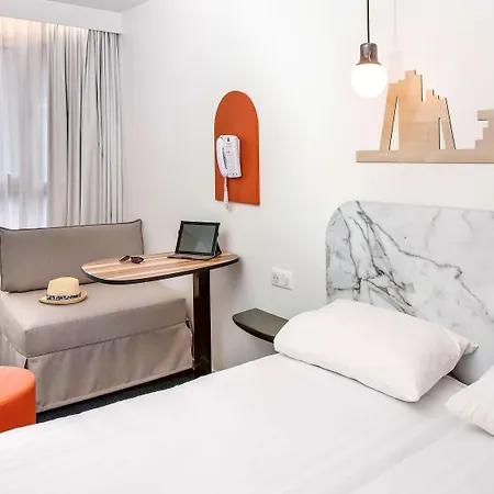 Ibis Styles Centre 3*