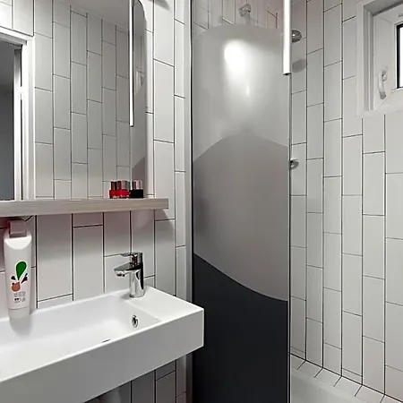 Ibis Styles Centre 3* Βισύ