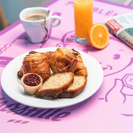 Ibis Styles Centre Hotell 3*